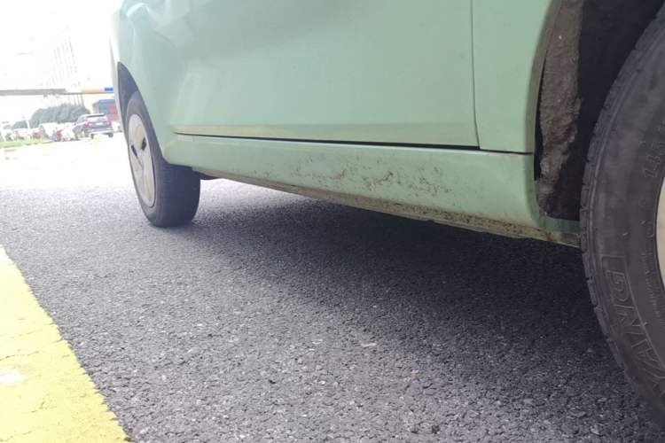 Used Chery QQ Ice Cream 2022 120km Conical Shape Lithium Iron Phosphate Right Side Sill