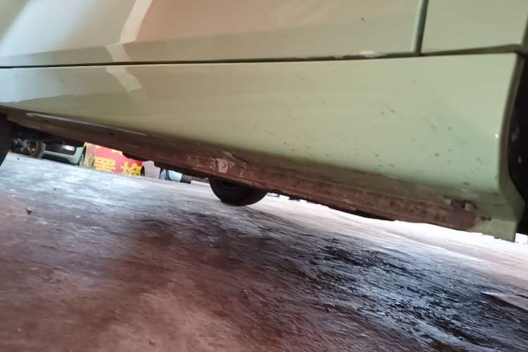 Used Chery QQ Ice Cream 2022 170km Sundae Phosphate Lithium-Ion Right Side Sill