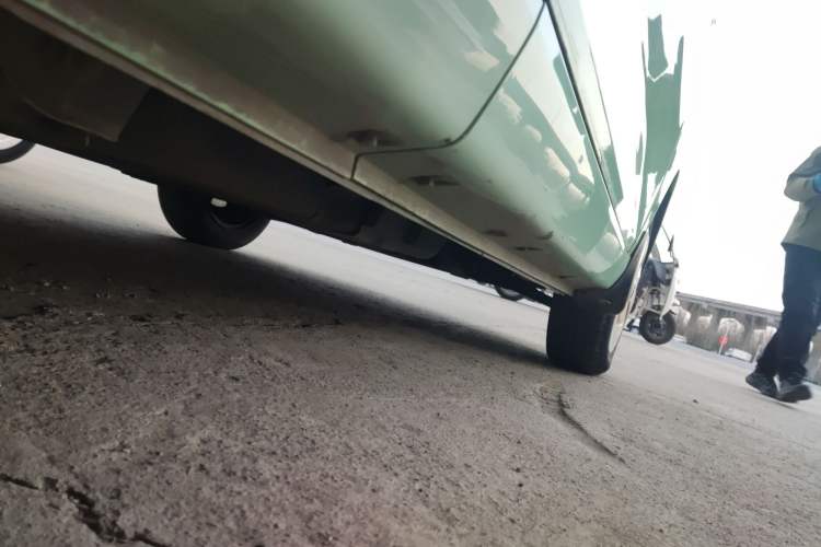 Used Chery QQ Ice Cream 2022 170km Sundae Phosphate Lithium-Ion Right Side Sill