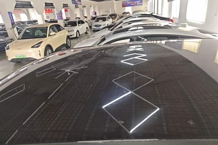 Used Chery QQ Ice Cream 2022 170km Sundae Phosphate Lithium-Ion Roof