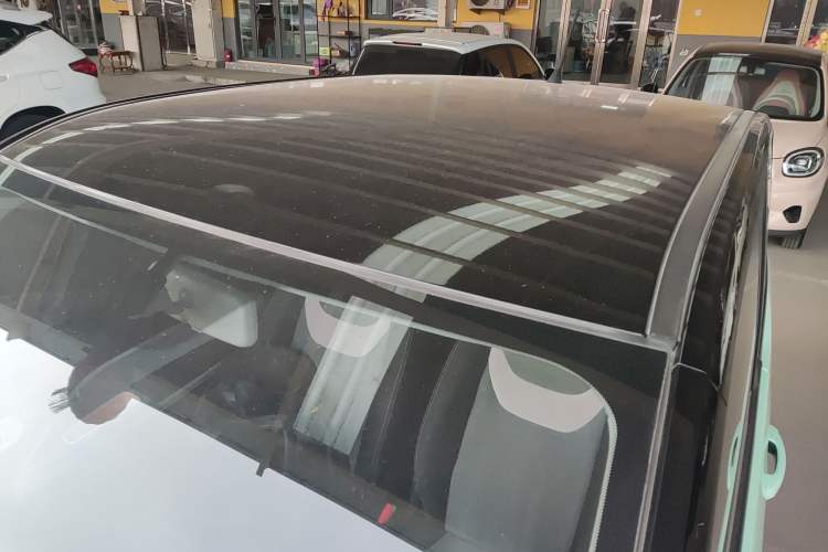 Used Chery QQ Ice Cream 2022 170km Sundae Phosphate Lithium-Ion Roof