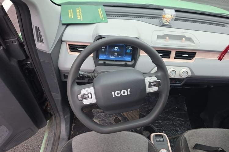 Used Chery QQ Ice Cream 2022 170km Sundae Phosphate Lithium-Ion Steering Wheel