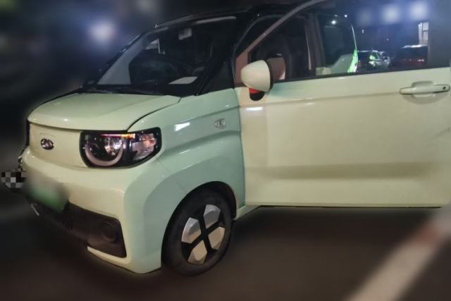 Chery QQ Ice Cream 2022 170km Sundae Phosphate Lithium-Ion مستعملة