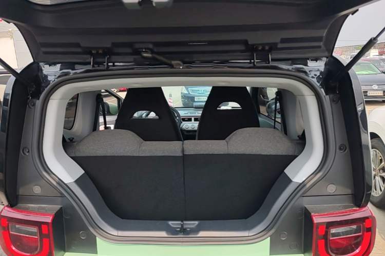 Used Chery QQ Ice Cream 2022 170km Sundae Phosphate Lithium-Ion Trunk