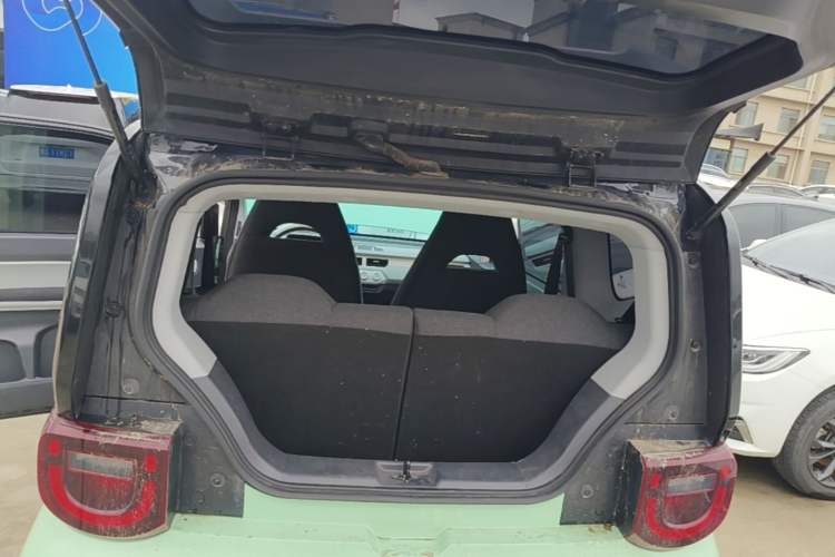 Used Chery QQ Ice Cream 2022 170km Sundae Phosphate Lithium-Ion Trunk