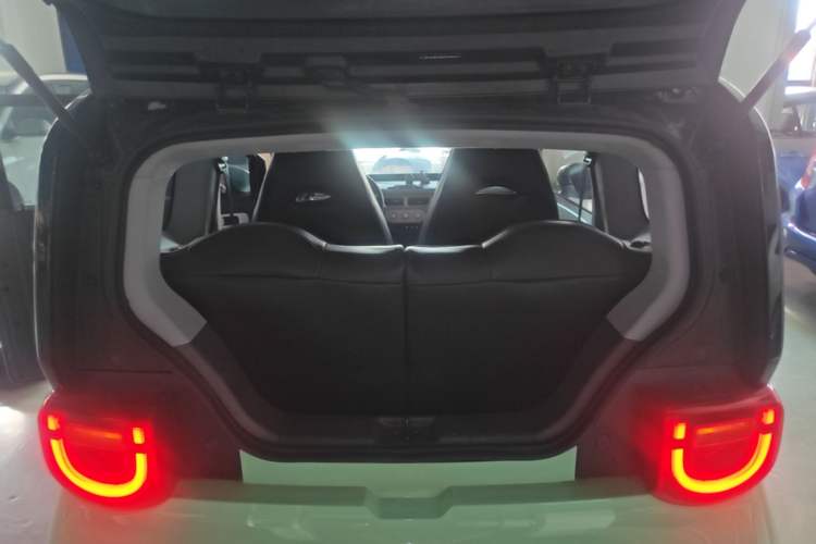 Used Chery QQ Ice Cream 2022 170km Sundae Phosphate Lithium-Ion Trunk