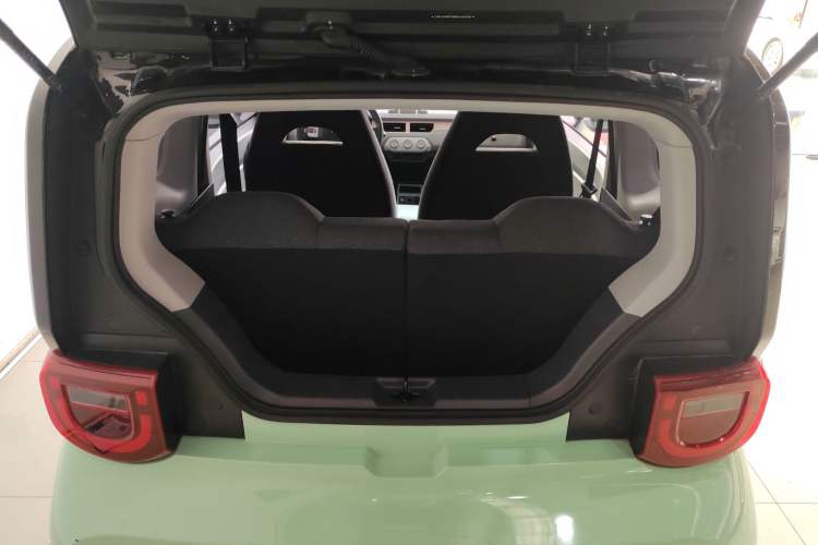 Used Chery QQ Ice Cream 2022 170km Sundae Phosphate Lithium-Ion Trunk