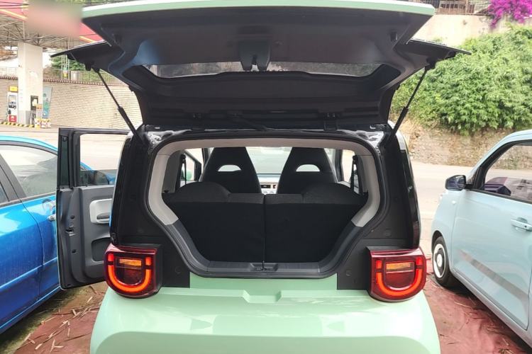 Used Chery QQ Ice Cream 2022 170km Sundae Phosphate Lithium-Ion Trunk