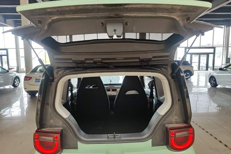 Used Chery QQ Ice Cream 2022 120km Conical Shape Lithium Iron Phosphate Trunk