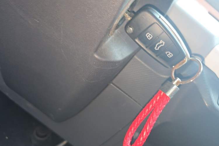 Used Chery QQ Ice Cream 2022 170km Sundae Phosphate Lithium-Ion Vehicle Key