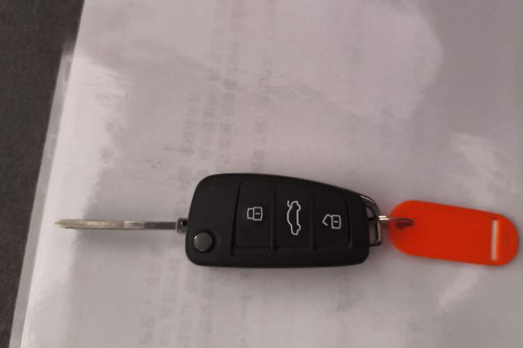 Used Chery QQ Ice Cream 2022 170km Sundae Phosphate Lithium-Ion Vehicle Key