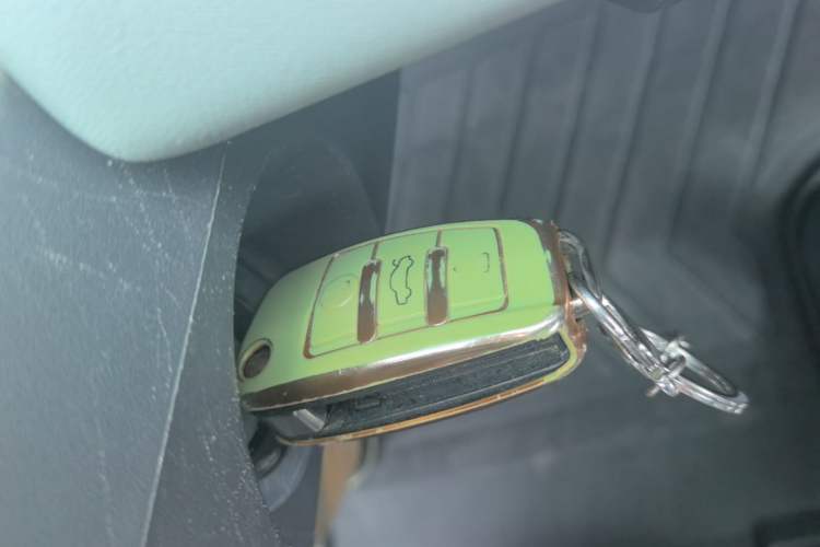 Used Chery QQ Ice Cream 2022 170km Sundae Phosphate Lithium-Ion Vehicle Key