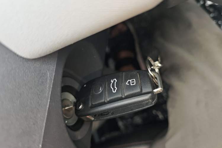 Used Chery QQ Ice Cream 2022 120km Conical Shape Lithium Iron Phosphate Vehicle Key