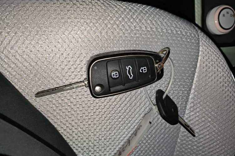 Used Chery QQ Ice Cream 2022 120km Conical Shape Lithium Iron Phosphate Vehicle Key