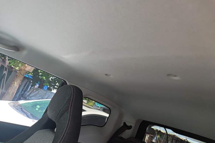 Used Chery QQ Ice Cream 2022 120km Conical Shape Lithium Iron Phosphate Headliner