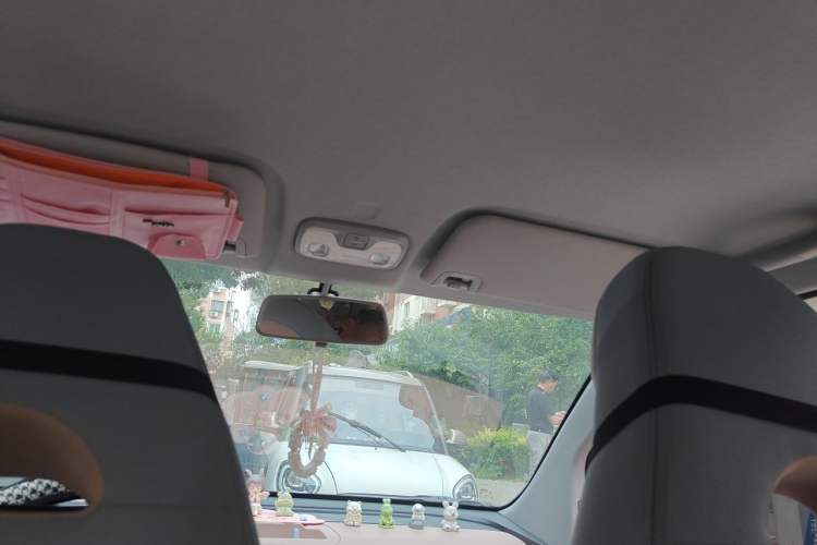 Used Chery QQ Ice Cream 2022 170km Sundae Phosphate Lithium-Ion Headliner