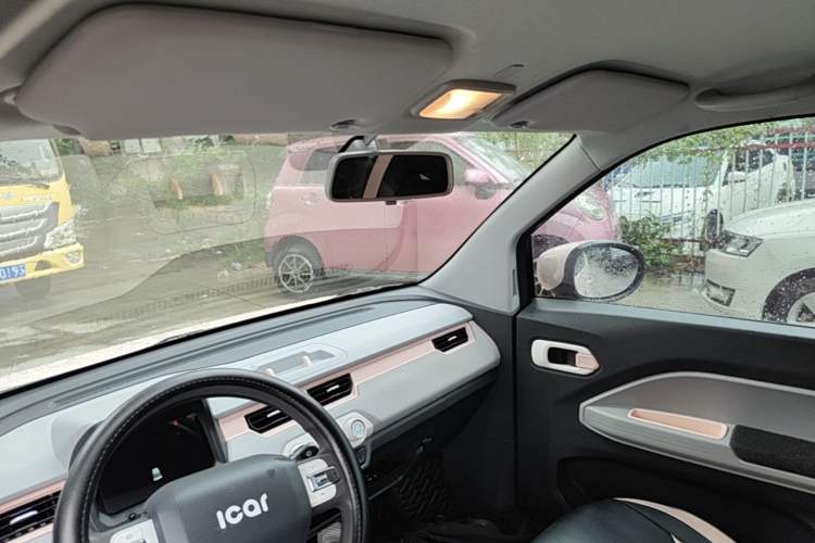 Used Chery QQ Ice Cream 2022 170km Sundae Phosphate Lithium-Ion Headliner