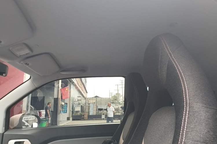Used Chery QQ Ice Cream 2022 120km Conical Shape Lithium Iron Phosphate Headliner