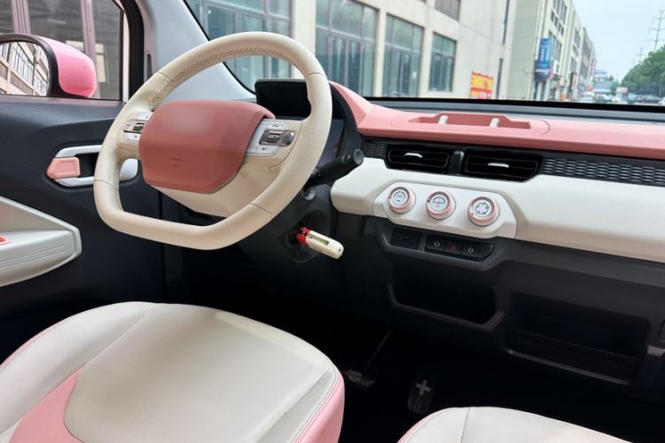 Used Chery QQ Ice Cream 2022 Taohuanxi Sweet Peach Edition Interior 1