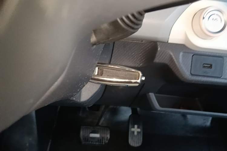 Used Chery QQ Ice Cream 2022 170km Sundae Phosphate Lithium-Ion Interior 1