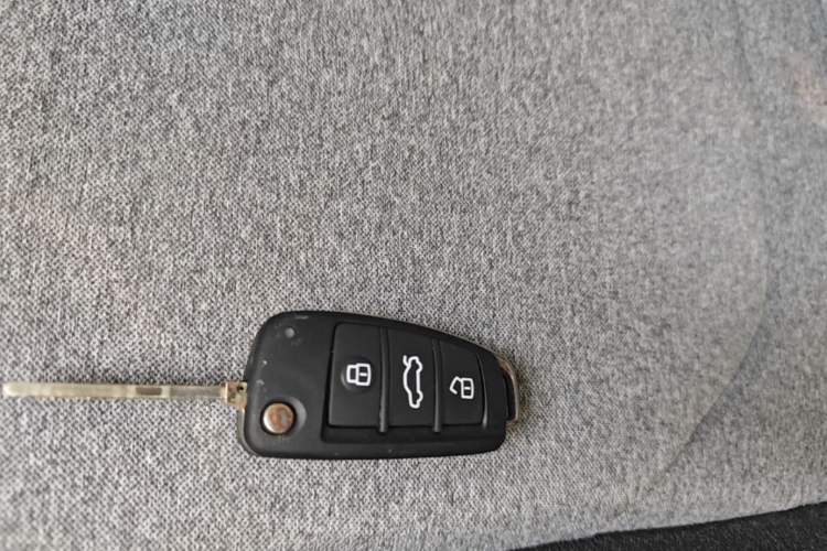 Used Chery QQ Ice Cream 2022 120km Milkshake Phosphate Lithium-Iron Interior 1
