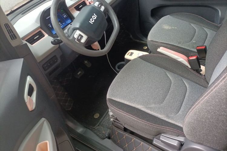 Used Chery QQ Ice Cream 2022 170km Sundae Phosphate Lithium-Ion Interior 2