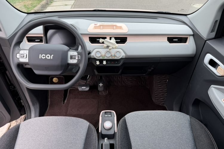 Used Chery QQ Ice Cream 2022 170km Sundae Phosphate Lithium-Ion Interior 3