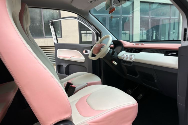 Used Chery QQ Ice Cream 2022 Taohuanxi Sweet Peach Edition Interior 3