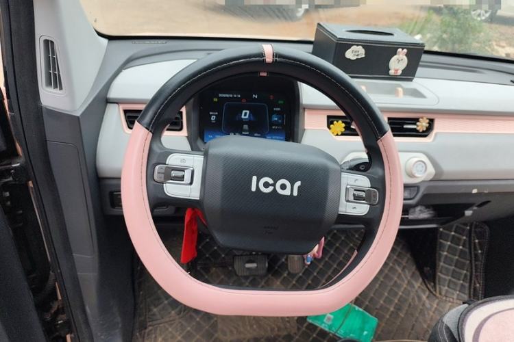 Used Chery QQ Ice Cream 2022 170km Sundae Phosphate Lithium-Ion Interior 3