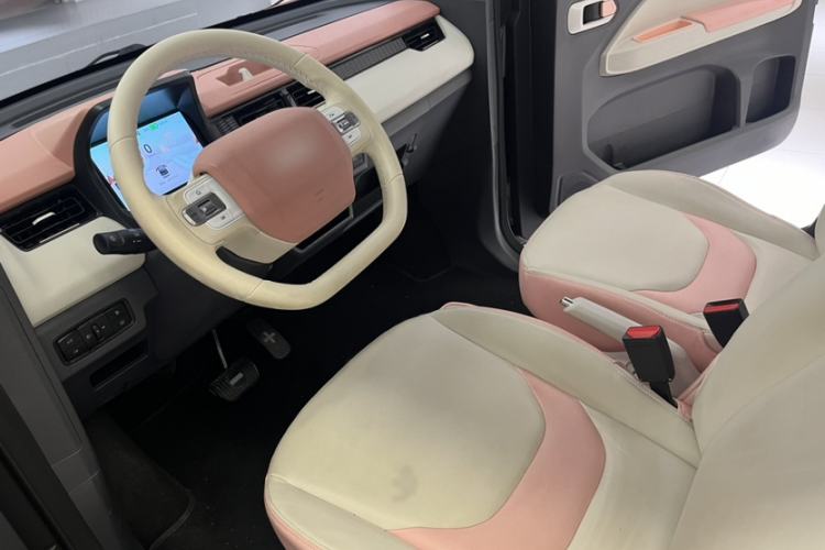 Used Chery QQ Ice Cream 2022 Taohuanxi Sweet Peach Edition Interior 4