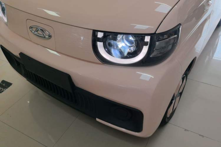 Used Chery QQ Ice Cream 2022 170km Sundae Phosphate Lithium-Ion Left Front Headlight