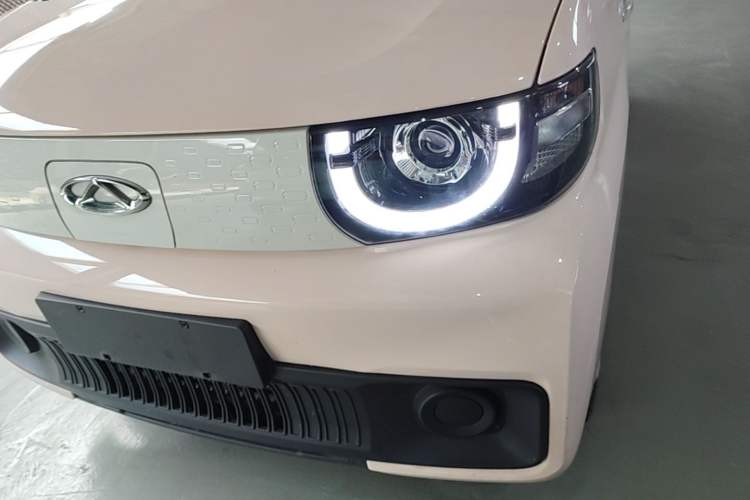 Used Chery QQ Ice Cream 2022 170km Sundae Phosphate Lithium-Ion Left Front Headlight