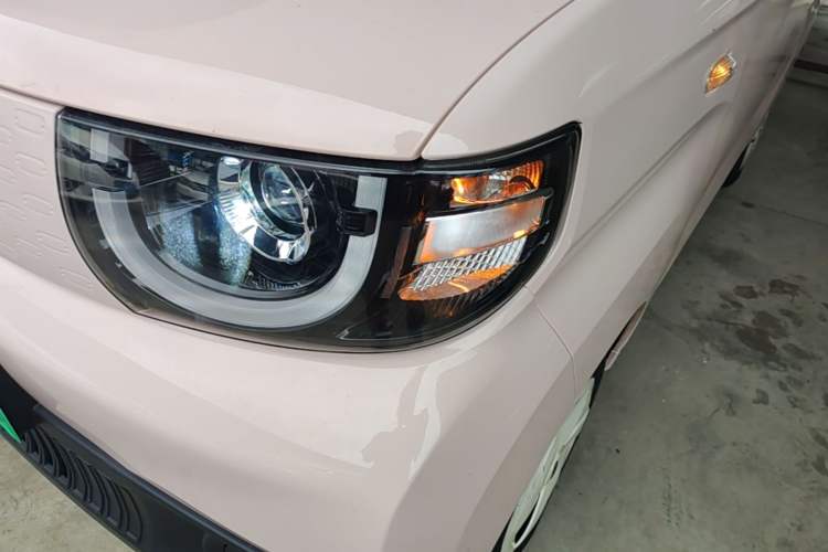 Used Chery QQ Ice Cream 2022 170km Sundae Phosphate Lithium-Ion Left Front Headlight