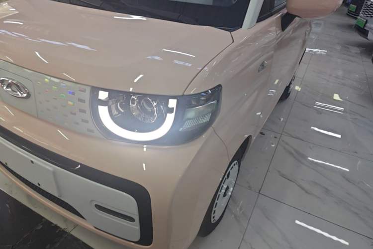 Used Chery QQ Ice Cream 2022 170km Sundae Phosphate Lithium-Ion Left Front Headlight