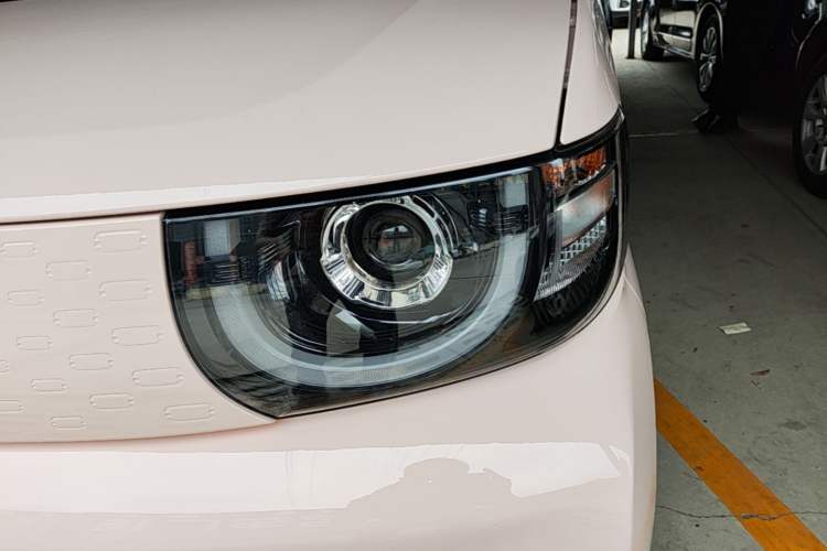Used Chery QQ Ice Cream 2022 170km Sundae Phosphate Lithium-Ion Left Front Headlight