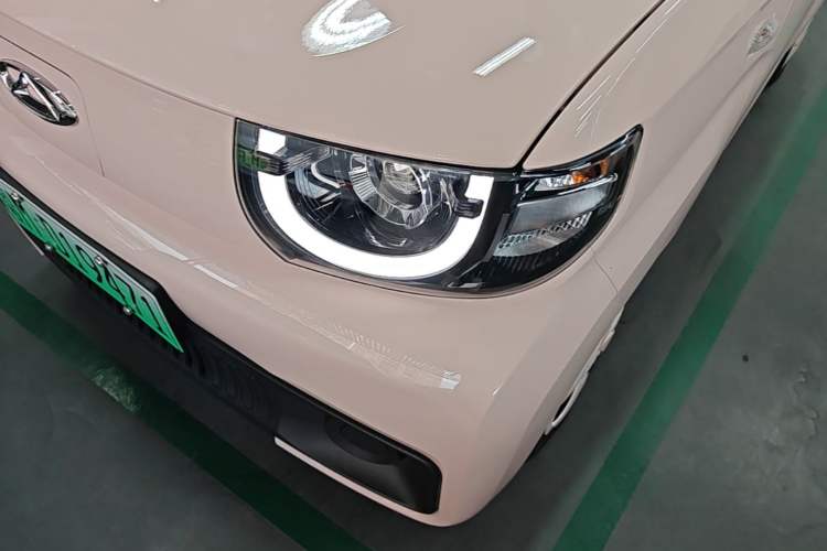 Used Chery QQ Ice Cream 2022 170km Sundae Phosphate Lithium-Ion Left Front Headlight