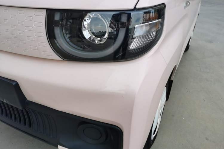 Used Chery QQ Ice Cream 2022 170km Sundae Phosphate Lithium-Ion Left Front Headlight