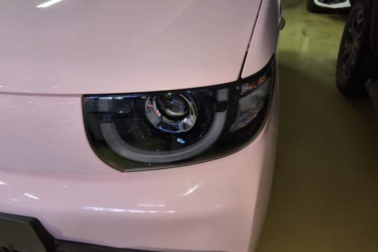 Used Chery QQ Ice Cream 2022 170km Sundae Phosphate Lithium-Ion Left Front Headlight