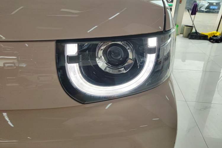 Used Chery QQ Ice Cream 2022 170km Sundae Phosphate Lithium-Ion Left Front Headlight