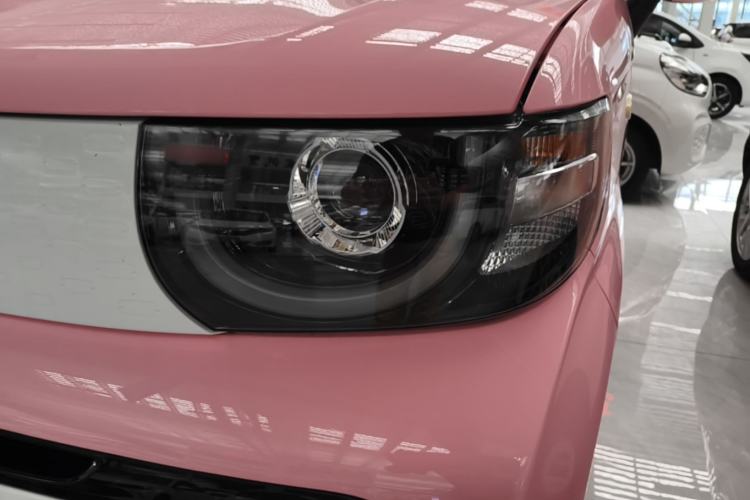 Used Chery QQ Ice Cream 2022 Taohuanxi Fragrant Peach Model Left Front Headlight