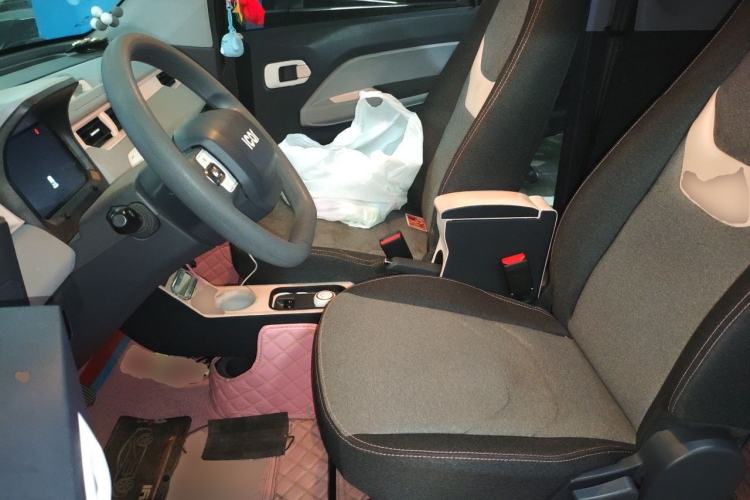 Used Chery QQ Ice Cream 2022 170km Sundae Phosphate Lithium-Ion Left Front Seat