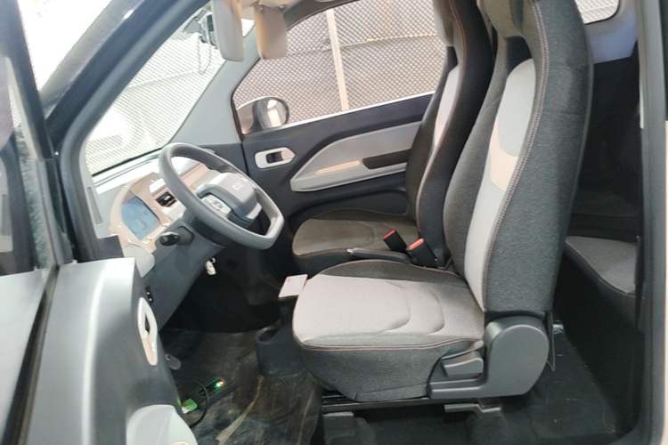 Used Chery QQ Ice Cream 2022 170km Sundae Phosphate Lithium-Ion Left Front Seat