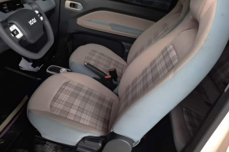 Used Chery QQ Ice Cream 2022 170km Sundae Phosphate Lithium-Ion Left Front Seat