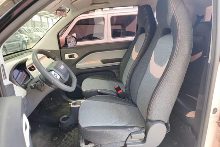 Used Chery QQ Ice Cream 2022 170km Sundae Phosphate Lithium-Ion Left Front Seat