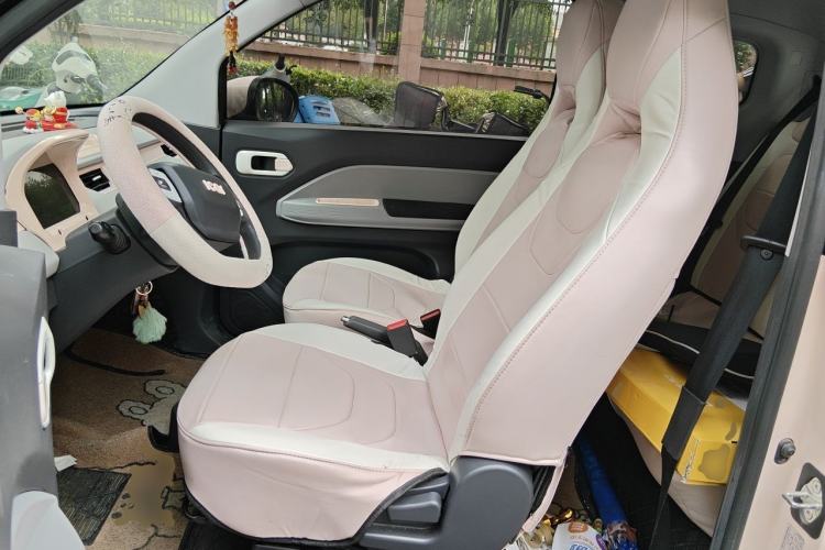 Used Chery QQ Ice Cream 2022 120km Conical Shape Lithium Iron Phosphate Left Front Seat