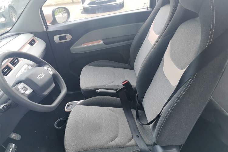 Used Chery QQ Ice Cream 2022 170km Sundae Phosphate Lithium-Ion Left Front Seat