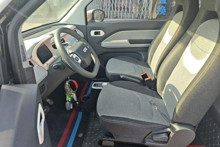 Used Chery QQ Ice Cream 2022 120km Conical Shape Lithium Iron Phosphate Left Front Seat