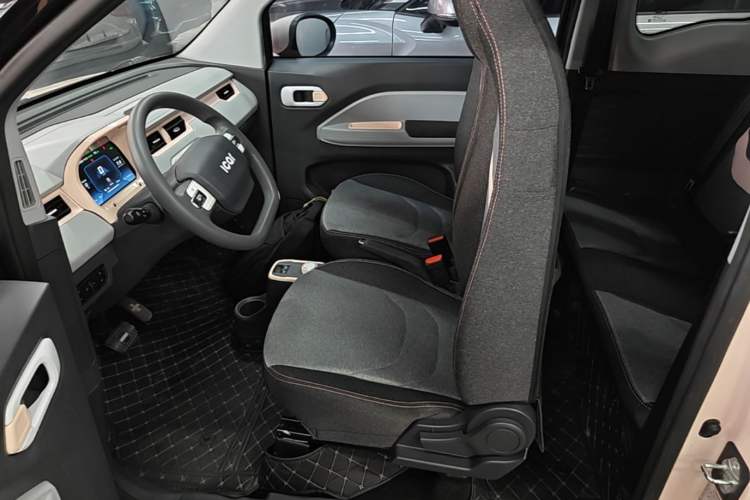 Used Chery QQ Ice Cream 2022 170km Sundae Phosphate Lithium-Ion Left Front Seat