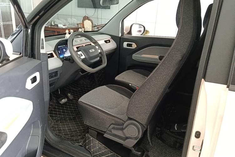 Used Chery QQ Ice Cream 2022 120km Conical Shape Lithium Iron Phosphate Left Front Seat
