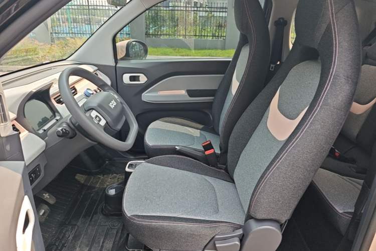 Used Chery QQ Ice Cream 2022 170km Sundae Phosphate Lithium-Ion Left Front Seat